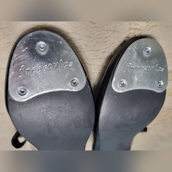 FreeStyle Tap Shoes with adjustable strap, Kid Size 13 - Picture 4 of 6